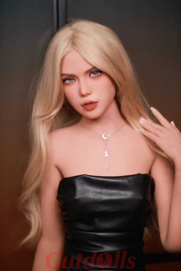157cm C-Cup club 18 de sex
