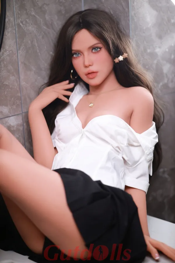 faye reagan 157cm C-Cup and