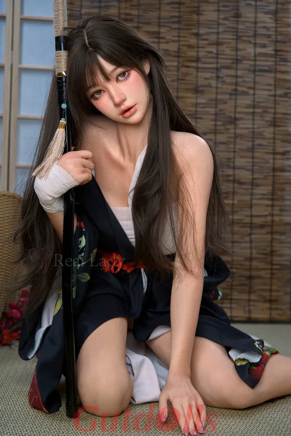 Evie Gefährliche Erbin sexpuppe nessa