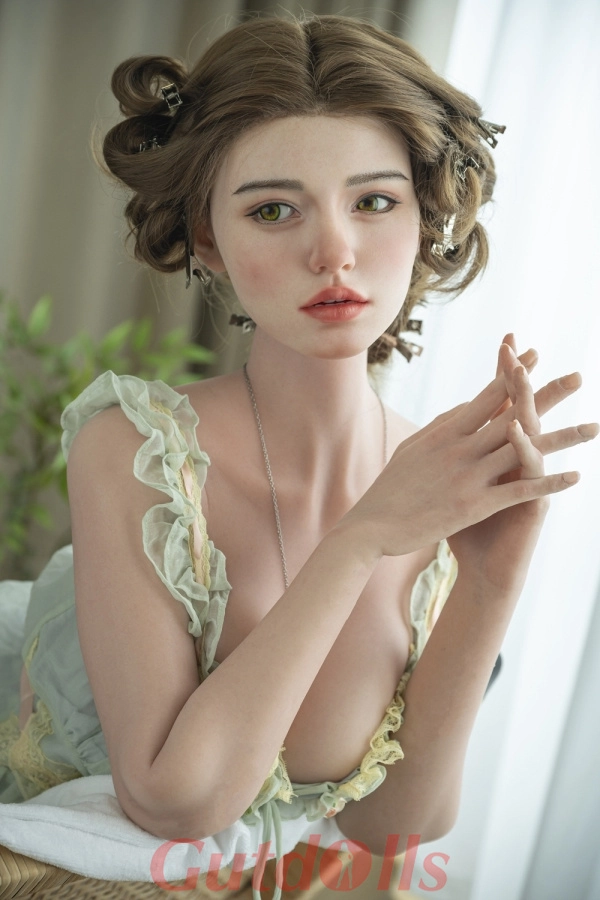 Zarte Skulptur doll4me club Natalia