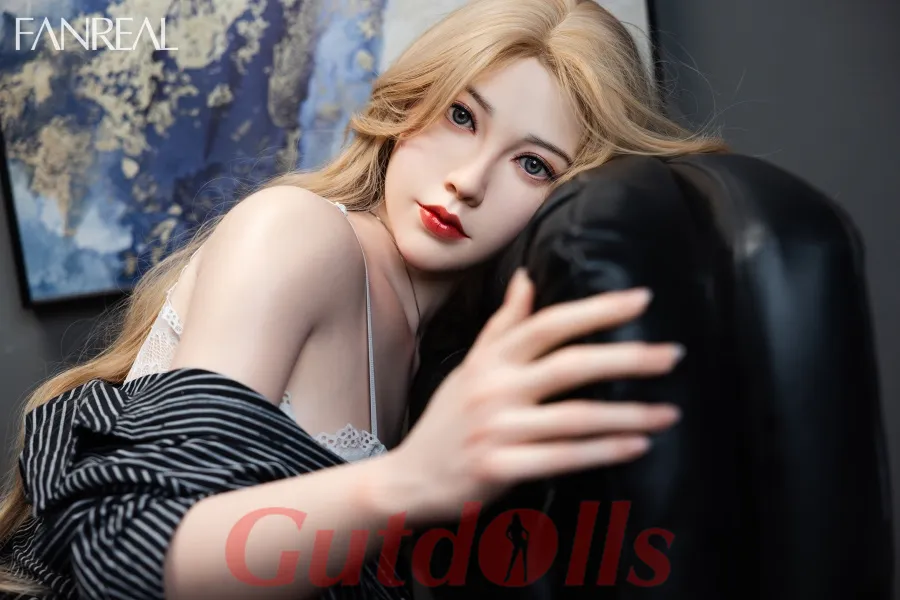 real Weiwei-2 doll mini