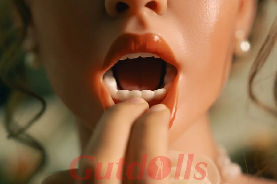 cleaning 158cm F-Cup a sex doll