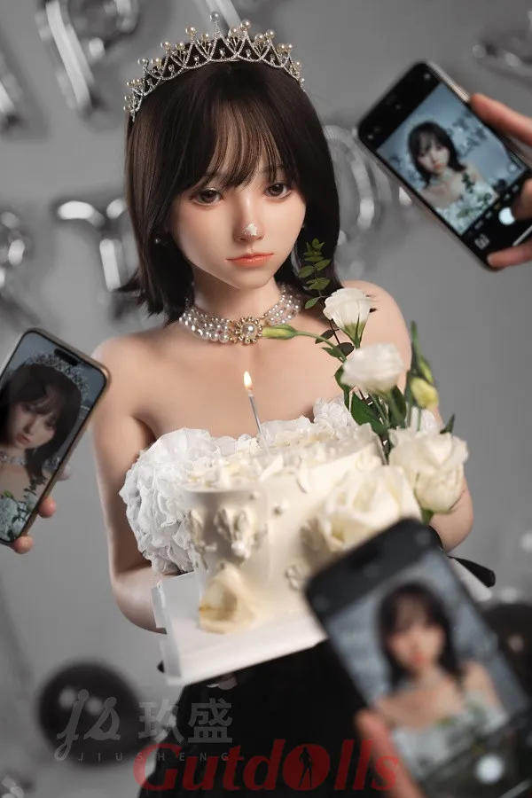 trans Hina sexpuppe