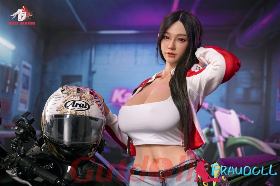 cleaning 170cm G-Cup a sex doll
