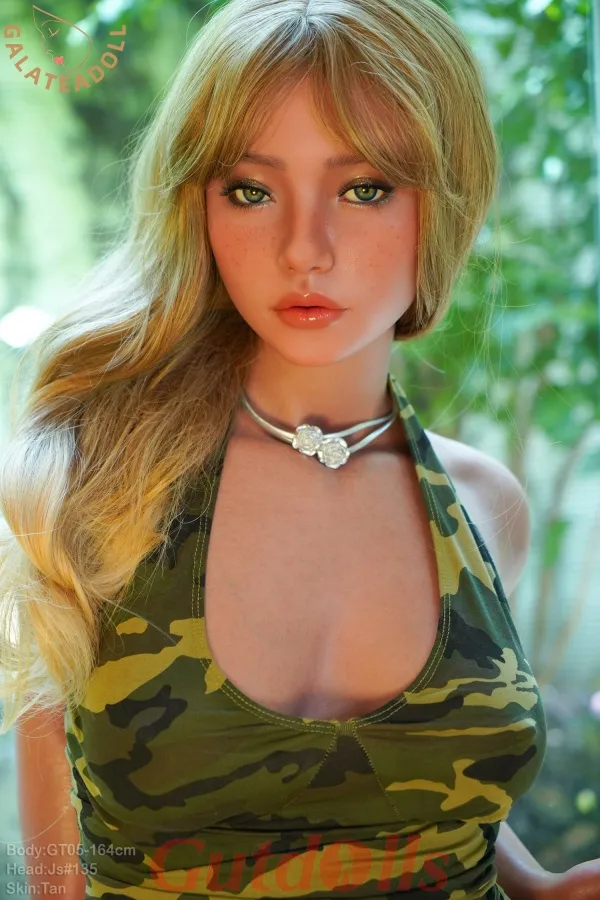 sexdoll Djenna caprice premium Unabhängige Eleganz