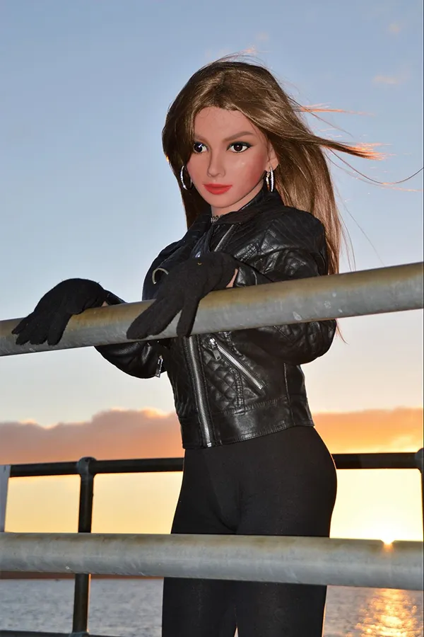 Fischermädchen Sexpuppe Irontech Doll