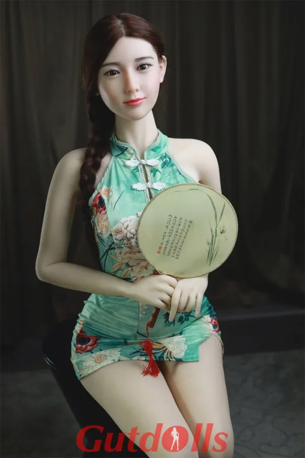 Reife Frau 170cm s-Kleine Brust Silikonkopf Nr.1 Cheongsam Yoona
