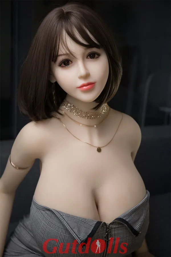 ultra realistic Lovis sex doll