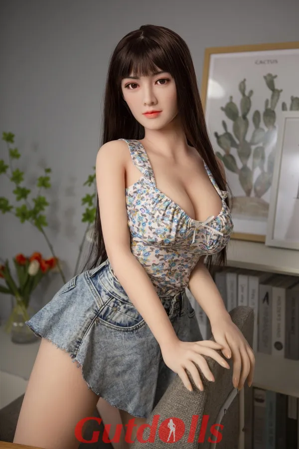 ultra realistic Arya sex doll