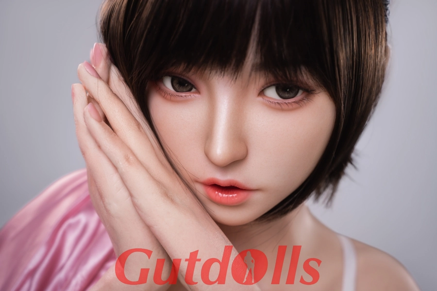 Leokadia Yearn Sex doll box 2