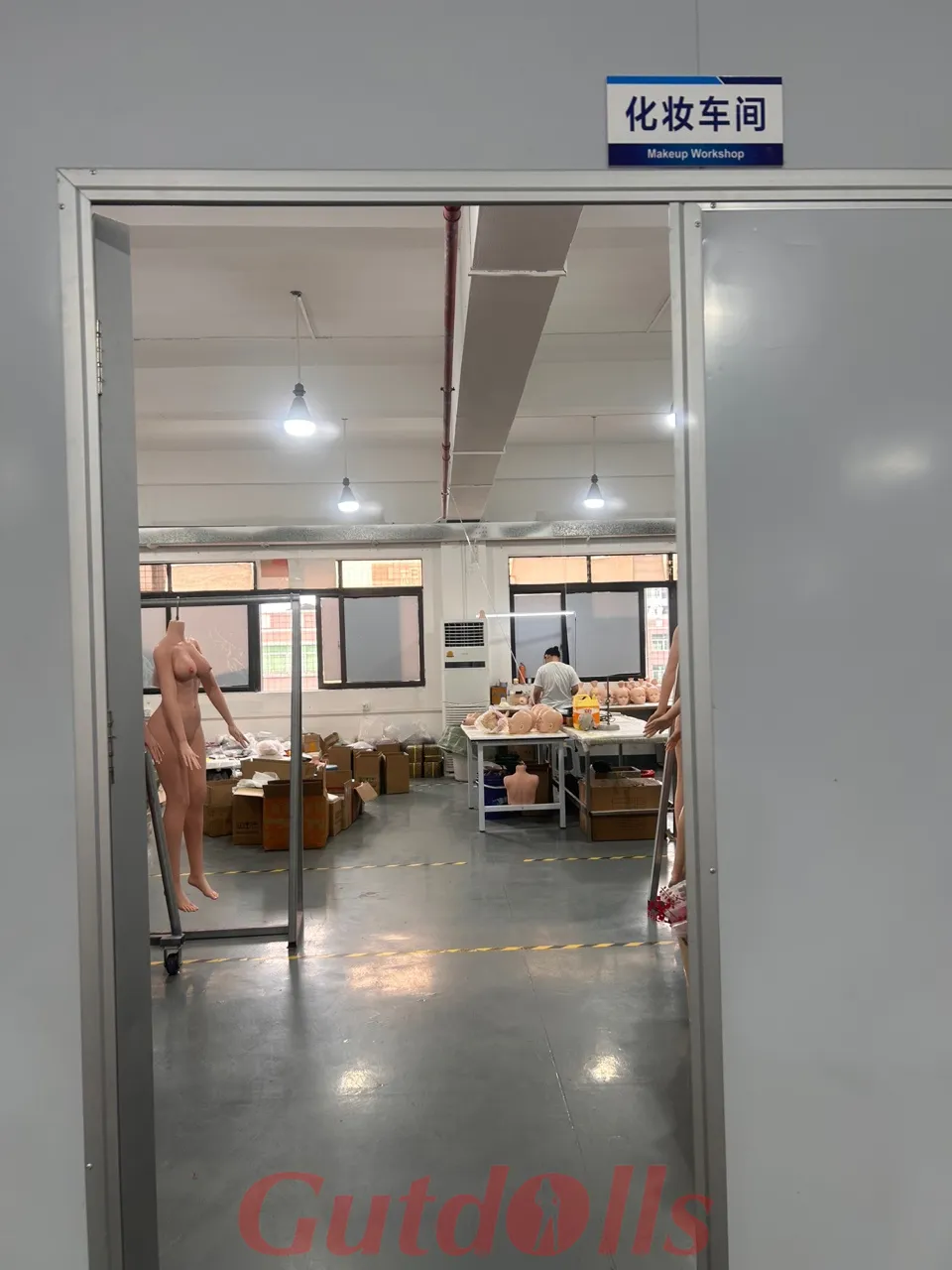 Tür zur Make-up-Werkstatt