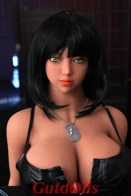 154cm Tanned cleaning a DL doll