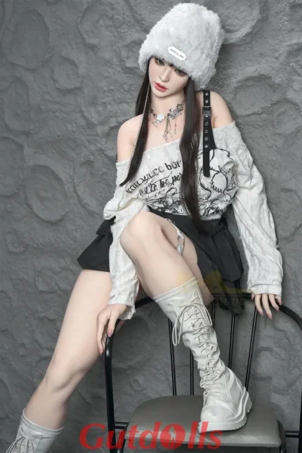 165Tcm cleaning a sex doll