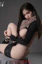 sexpuppe wird Zhimin gefickt