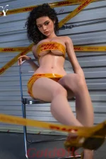sexpuppe wird Tanya gefickt