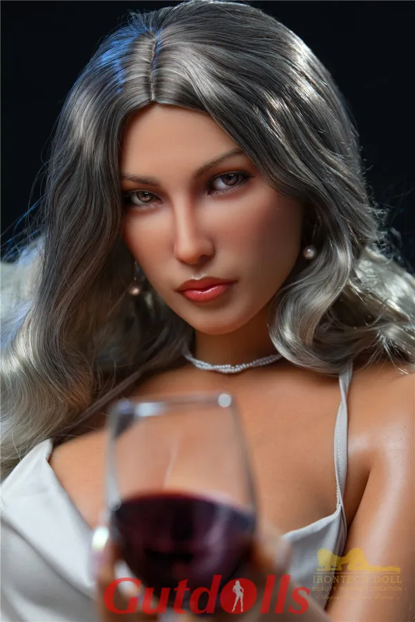 cleaning a 164cm sex doll cleaning a 164cm sex doll