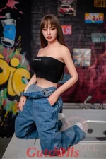 sexpuppe wird Bailu gefickt