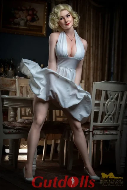 164cm cleaning a sex doll