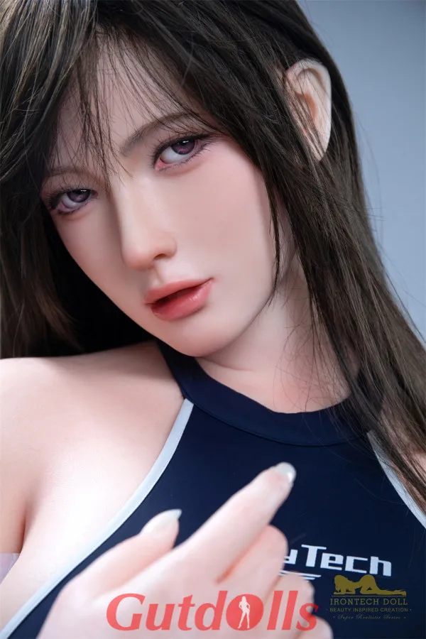 164cm cleaning a sex doll 164cm cleaning a sex doll