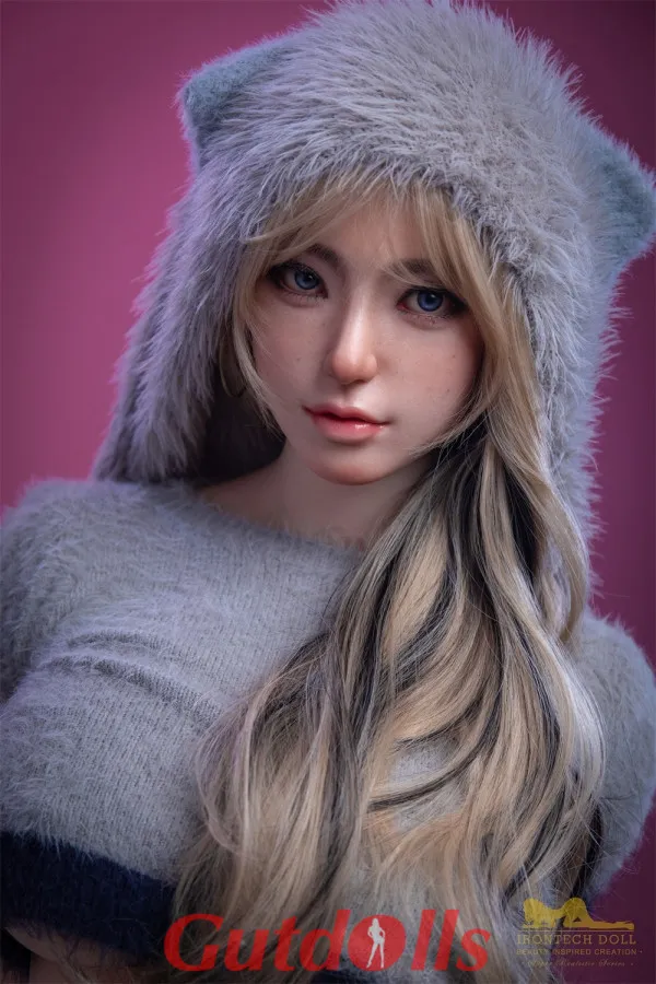 164cm cleaning a sex doll 164cm cleaning a sex doll