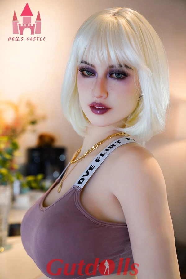 Pétronille bordelle shop sexpuppe Pétronille bordelle shop sexpuppe