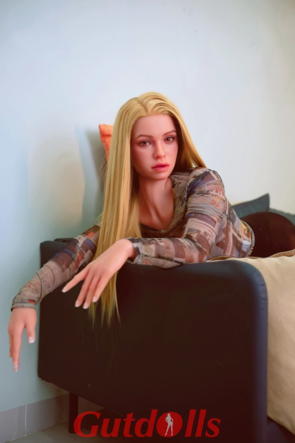 Ninon bordelle shop sexpuppe Ninon bordelle shop sexpuppe