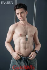 sexpuppe wird Henry gefickt