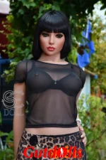 Sylvie mann mit sexpuppe