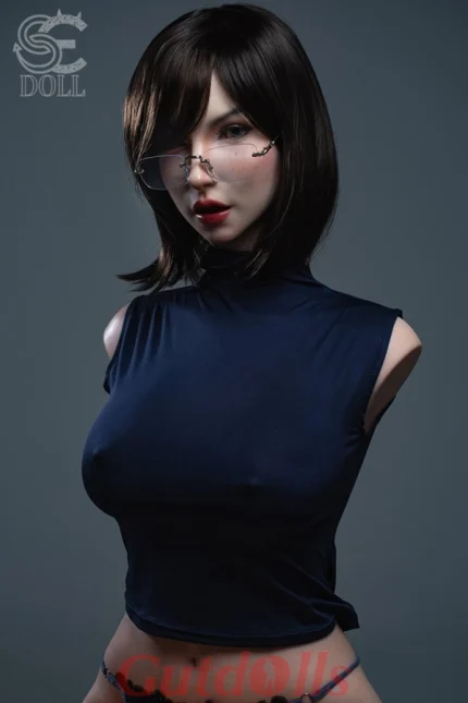 Zoe Ellis.A mann mit sexpuppe