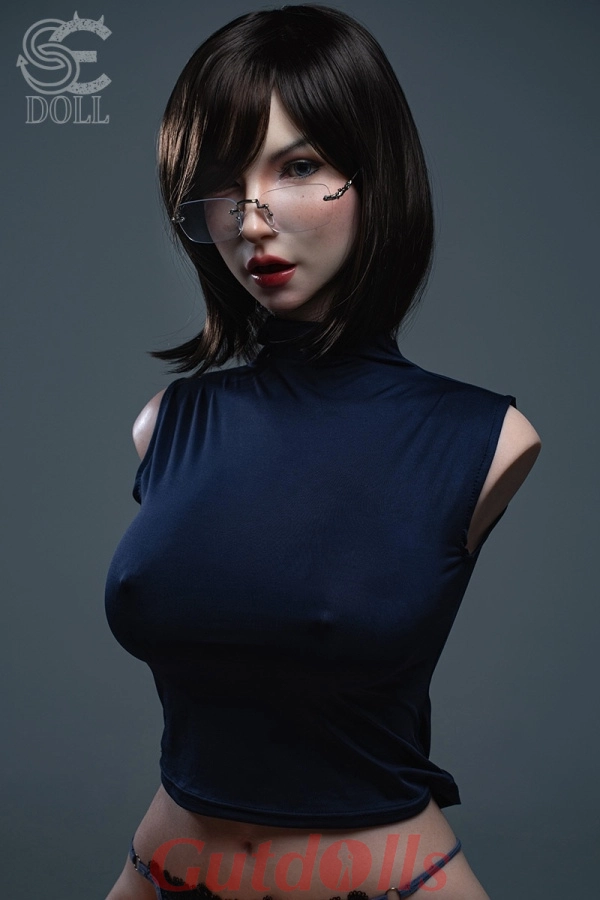 Zoe Ellis.A mann mit sexpuppe Zoe Ellis.A mann mit sexpuppe